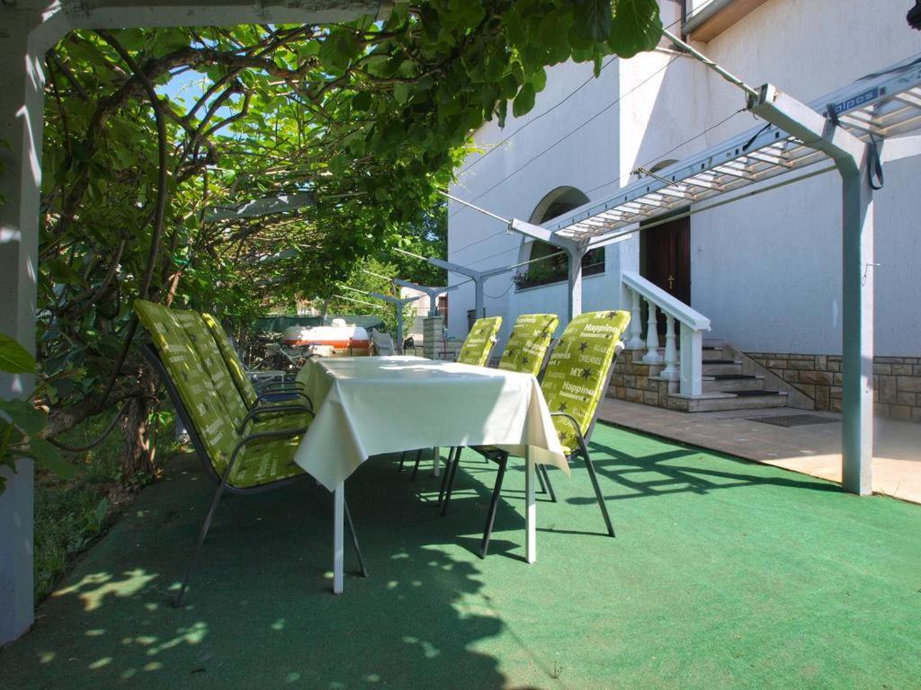 Apartment Tigo - 2 Bedrooms, 2 Bathrooms, Terrace And Big Garden Fazana Exterior photo